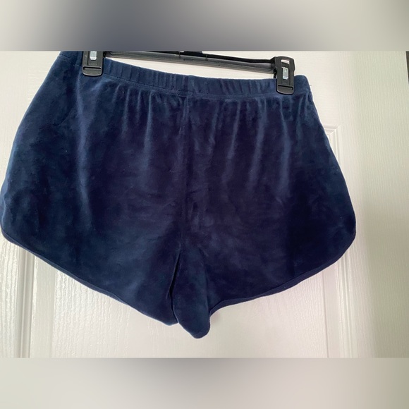 Velour Hollister shorts - Picture 1 of 5